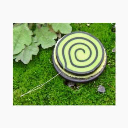 Enfile Aiguille - lime & black swirl