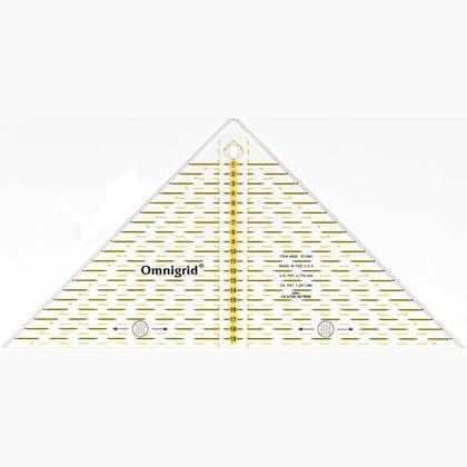 Triangle avec échelle cm B