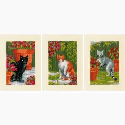 Cartes à broder : Les chats entre fleurs