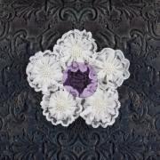 Fleurs en tissu – Adelynn White