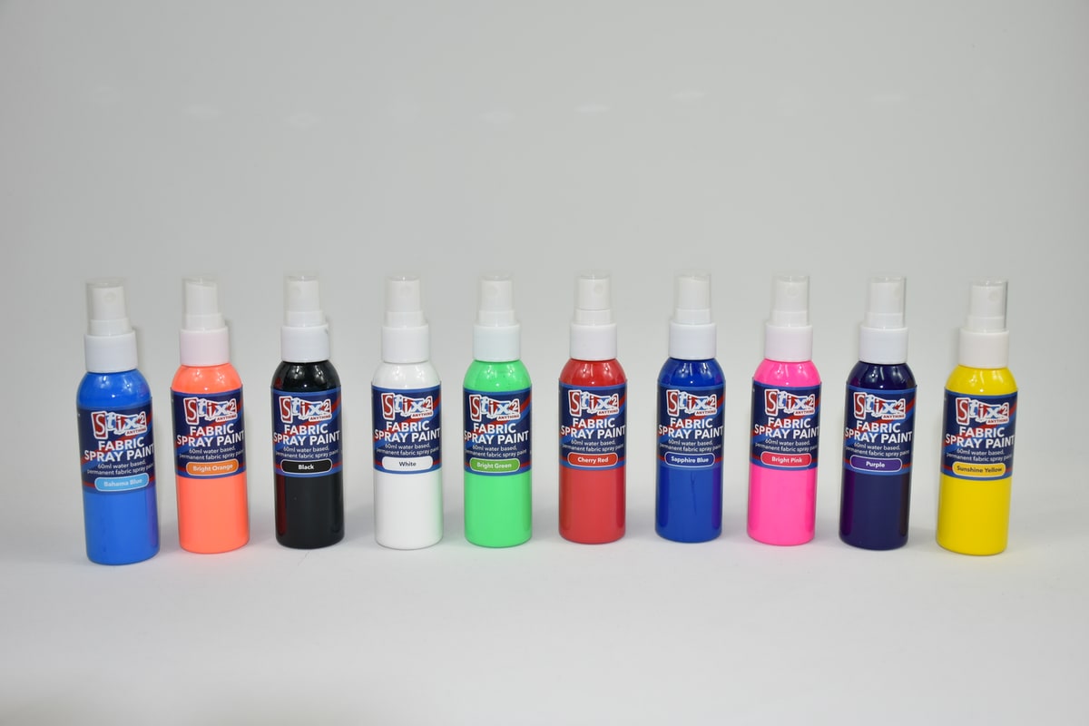 Peinture Textile Spray - Vert fluo de Stix2 - Pour la coloration et la  peintur - Décorations, Papier, Couleurs - Casa Cenina