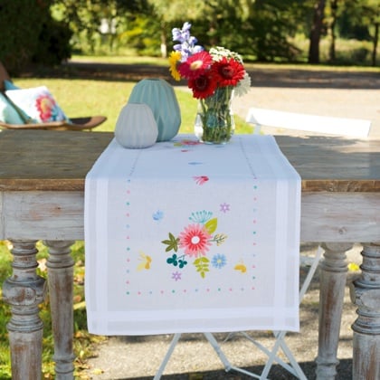 Chemin de table - Spring Flowers & Butterflies