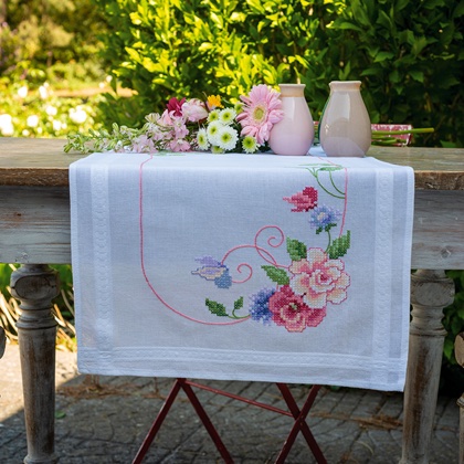 Chemin de table - Fleurs et papillons
