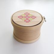 Magewappa Panier à ouvrages et tambour - Jaune & Rose 12cm.