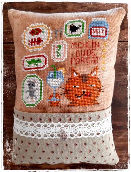 Michelin Guide for Cat (with charms)