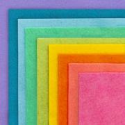 Assortiment de feutrine Arc en ciel 15x15cm.