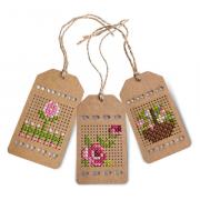 Etiquettes pour cadeaux à broder