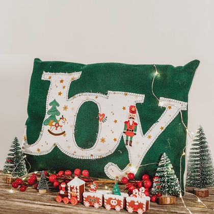 JOY Christmas Cushion - Coussin de Noël \"JOY\".