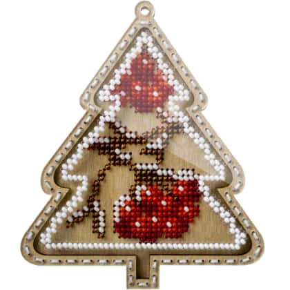 Sapin de Noël avec fruits rouges