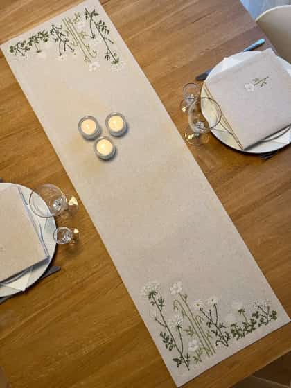 Chemin de Table - Wild on Purpose