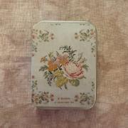 Tin box - Ernestine Brière