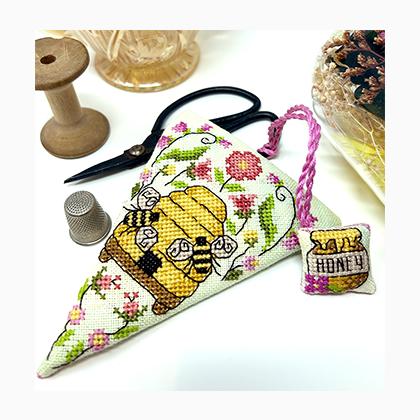 Beehive Scissor Case