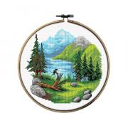 Paysage de montagne avec lac