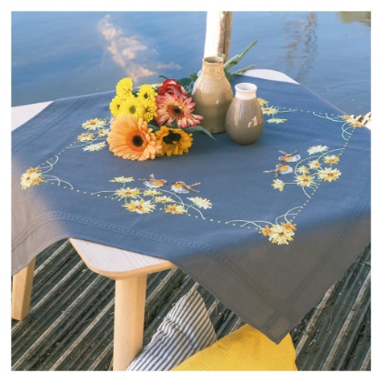 Nappe - Rouges-gorges et fleurs jaunes