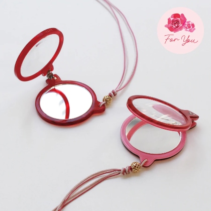 Collier-pendentif Sabae : loupe et miroir de broderie