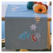 Chemin de table - Fleurs et brindilles