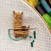 Needle Minder - Lama